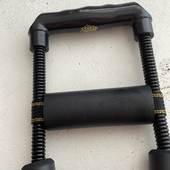 [ Altus Exercise Equipment Forearm Flexor ] - Picture 2 of 5